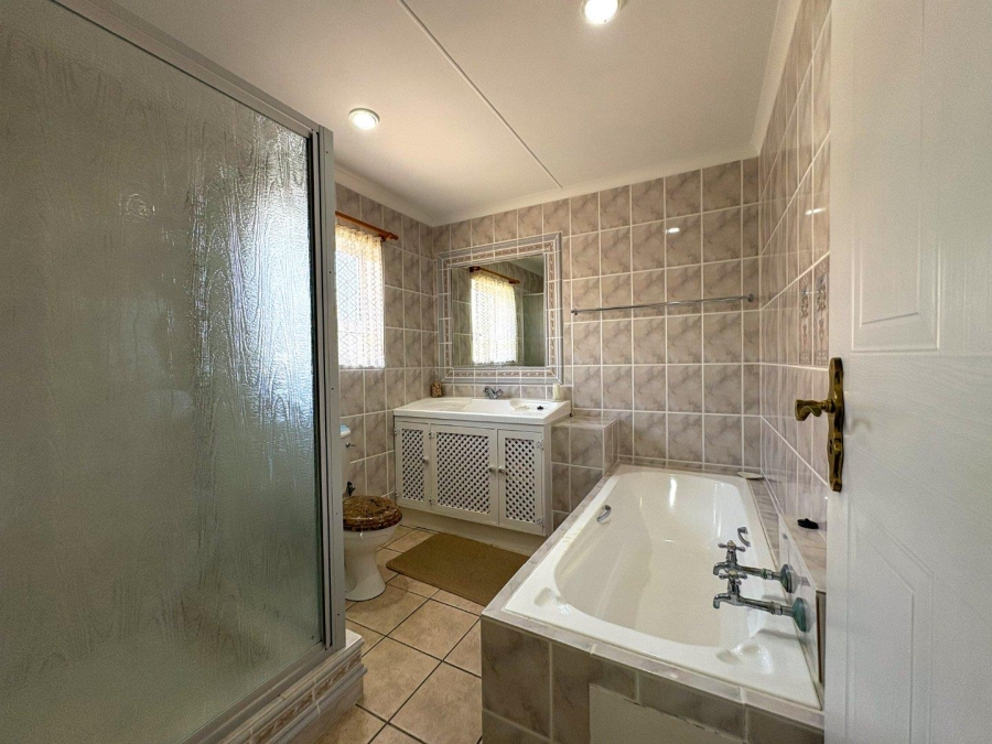 3 Bedroom Property for Sale in Stilbaai Western Cape